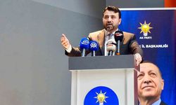'AK Parti'de eski olmaz, sadece bayrak yarışı olur'