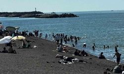 Akçakoca sahilleri bayramda doldu taştı