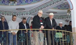 Bayram namazında camiler doldu taştı
