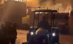 Bir evde çıkan yangın köy konağına ve camiye sıçradı