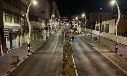 Caddeler gece mesaisiyle yenileniyor