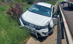 Direksiyon başında uyuyan sürücü bariyerlere çarptı: 1 yaralı
