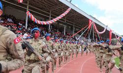 Komandolardan 19 Mayıs'a özel nefes kesen gösteri