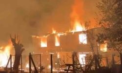 Korkutan yangın: 2 ev ve samanlık kül oldu