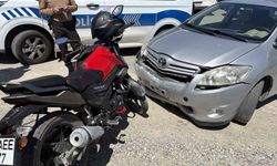 Motosiklet ile otomobil çarpıştı: 2 yaralı