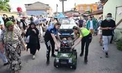 Polisinden lösemi hastası minik Halime'ye bayram sürprizi