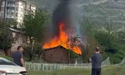 Tek katlı ev alevlere teslim oldu