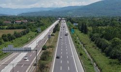 TEM Otoyolu'nun Düzce geçişinde bayramın ilk günü sakin geçiyor