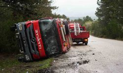 Yangın ihbarına giden itfaiye aracı kaza yaptı: 3 yaralı