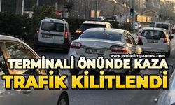 Terminal önünde kaza: Trafik kilitlendi