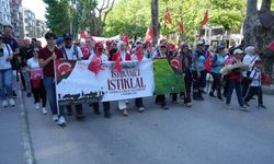 Kurtuluş Savaşı'ndaki milli ruhu 95 kilometre yürüyerek yaşattılar