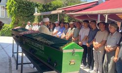 Tatil yolunda can veren anne ve kızı toprağa verildi