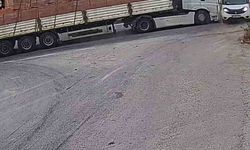 aza ucuz atlatıldı: Tır, yola kayan kamyonete çarptı