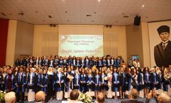 BEUN'da öğrencilikten öğretmenliğe uzanan yolculuk mezuniyet töreni ile taçlandı