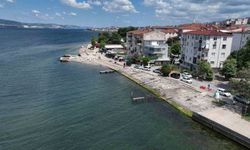Gözde sahil Değirmendere'de dalgakıran ve yeni yol mesaisi