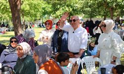 Kadın kursiyerler piknikte bir araya geldi