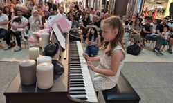 Miniklerin piyano resitali mest etti