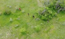 Muhtar, kaçak kazı şüphelilerini dronla görüntüledi