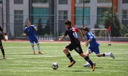 Okul sporları futbol heyecanı başladı