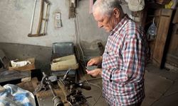 Bolu'da 50 yıldır manda boynuzundan tarak yapıyor