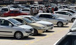 Oto Pazarı'nda araç çok, satış yok