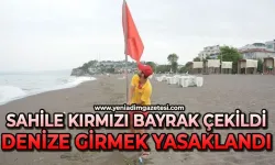 Sahile kırmızı bayrak çekildi