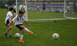 120 çocuk yaz tatilini futbol okulunda değerlendirdi