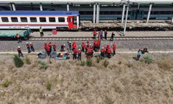 Arama kurtarma ekiplerinden tren kazası tatbikatı