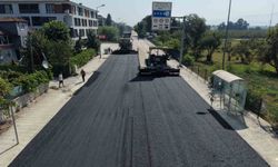 Bin 800 metrelik yol yenileniyor
