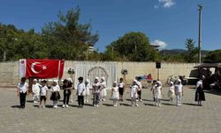Kur'an kursunu tamamlayan çocuklar için tören düzenlendi