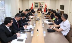 Okul bahçe görevlileri için güvenlik toplantısı