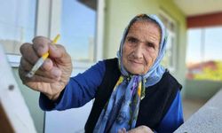 81 yaşında yaşıtlarına taş çıkartıyor: Fırçayı elinden düşürmüyor