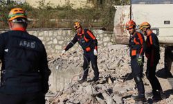 Habersiz yapılan bina göçmesi tatbikatı başarıyla tamamlandı