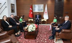 Vali Hacıbektaşoğlu yeni eğitim yılı dolayısıyla eğitim heyetini ağırladı