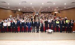 Vali Makas, 2026-2027 eğitim öğretim yılı hazırlıklarını değerlendirdi öğrencilerle bir araya geldi