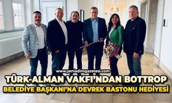 Türk-Alman Vakfı’ndan Bottrop Belediye Başkanı’na Devrek Bastonu hediyesi