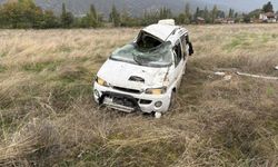 Aynı kavşaktaki iki trafik kazasında 3 kişi yaralandı