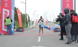 Binlerce kişi Cumhuriyet için Osmangazi Köprüsü'nde koştu