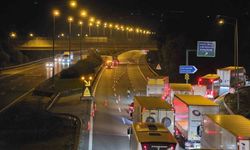 Anadolu Otoyolu Düzce kesiminde kimyasal yüklü tır devrildi: İstanbul yönü trafiğe kapandı