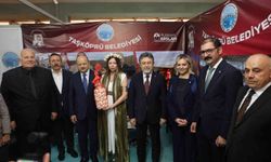Bakan Yumaklı'ya, Taşköprü sarımsağı hediye edildi