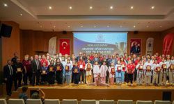Bolu'da yılın en başarılı sporcuları ödüllendirildi