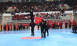 Cumhuriyet Bayramı coşkusu: Jandarma komandolar ve sporcuların gösterileri nefesleri kesti