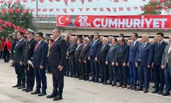 Cumhuriyet Bayramı'nın 103. yılı çelenk töreniyle kutlandı
