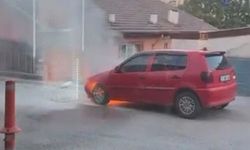 Karabük'te park halindeki otomobil alev aldı