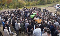 Kastamonu'da öldürülen aynı aileden dört kişi, yan yana toprağa verildi