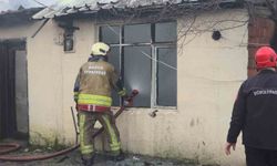 Tek katlı ev yandı
