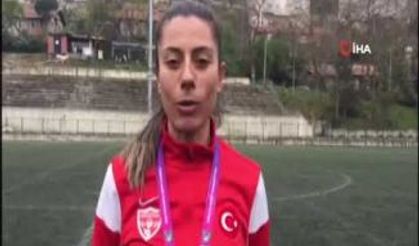 MİLLİ HOKEYCİ BAŞARIYA DOYMUYOR