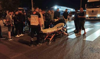 Yola aniden fırlayan yayaya motosiklet çarptı: 1 yaralı