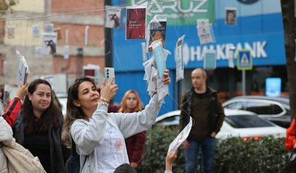 Gelenek bozulmadı: Ağaçlar yine kitap açtı
