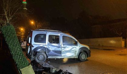 3 aracın karıştığı zincirleme kazada sürücü kaçtı: 1 yaralı